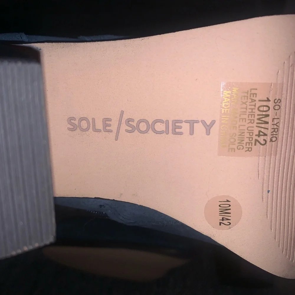 New Sole Society Women's Boots - Picture 6 of 8